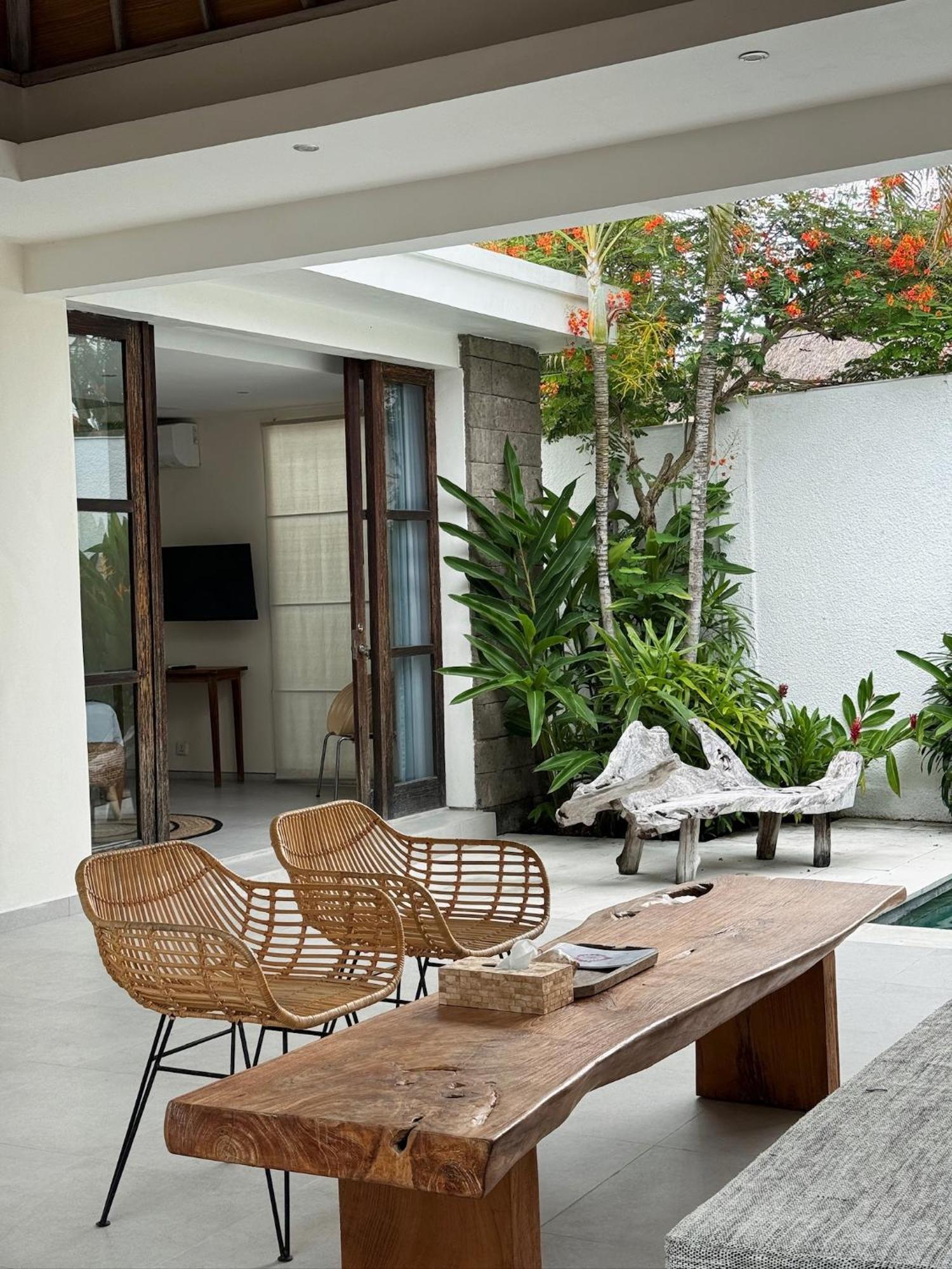 Aster Villa Seminyak المظهر الخارجي الصورة